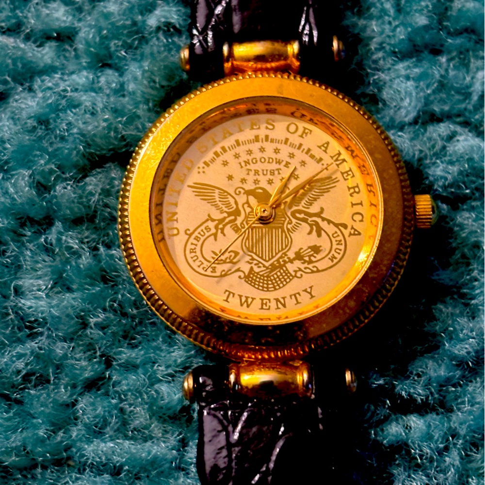 Vintage United States of America Gold and Black wrist watch